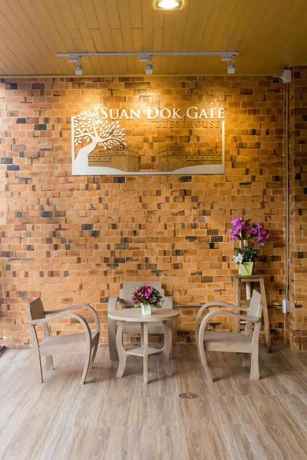 Suan Dok Gate Guesthouse Chiang Mai Dış mekan fotoğraf
